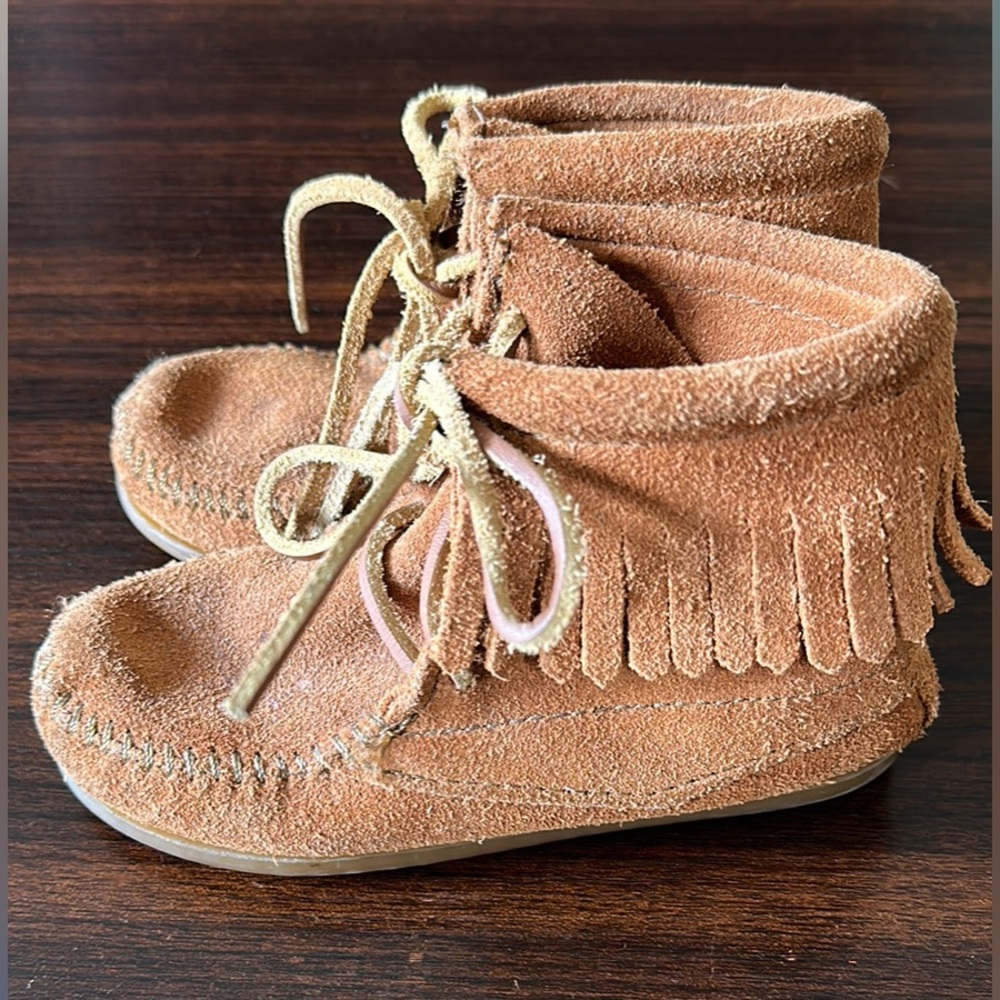 Toddler Minnetonka Brown Suede Size 9 Boots Mocassins